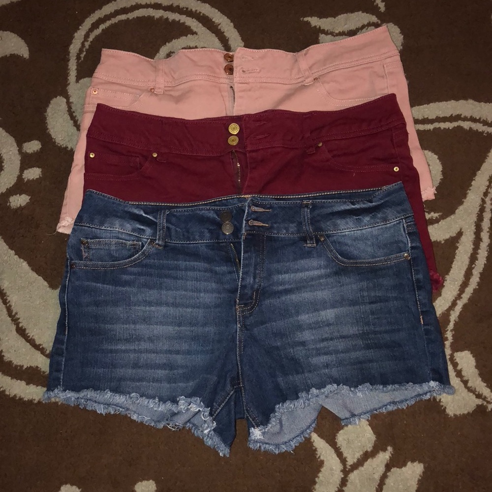 ☎️ Bundle Refuge cut off shorts ☎️